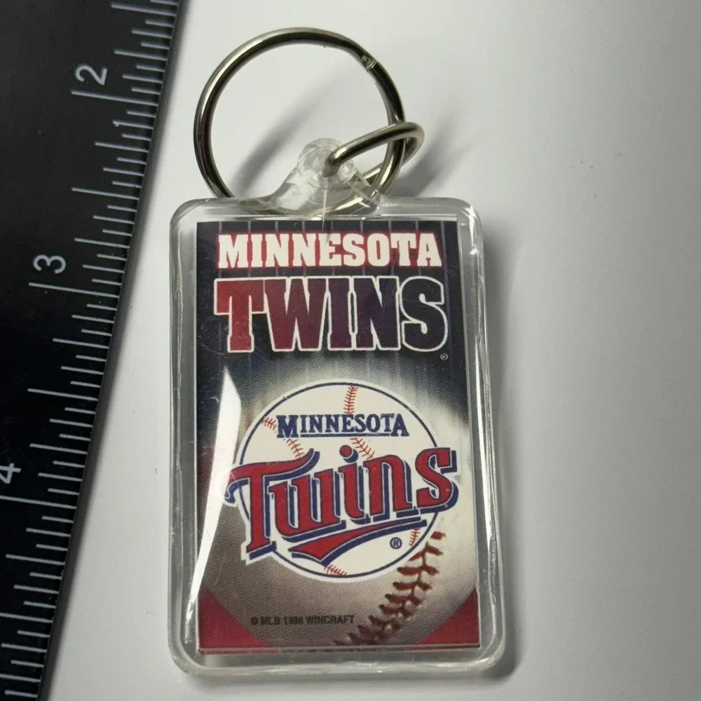 Minnesota‎ Twins Baseball Keychain MLB 1998 Wincraft Souvenir